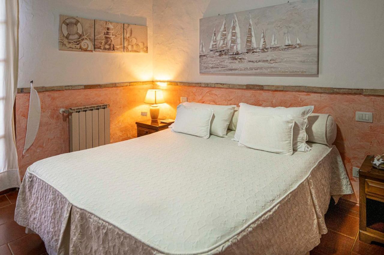 Sa Domu Sarda Suites - Bed & Breakfast Porto Columbu - Perd'E Sali Ngoại thất bức ảnh