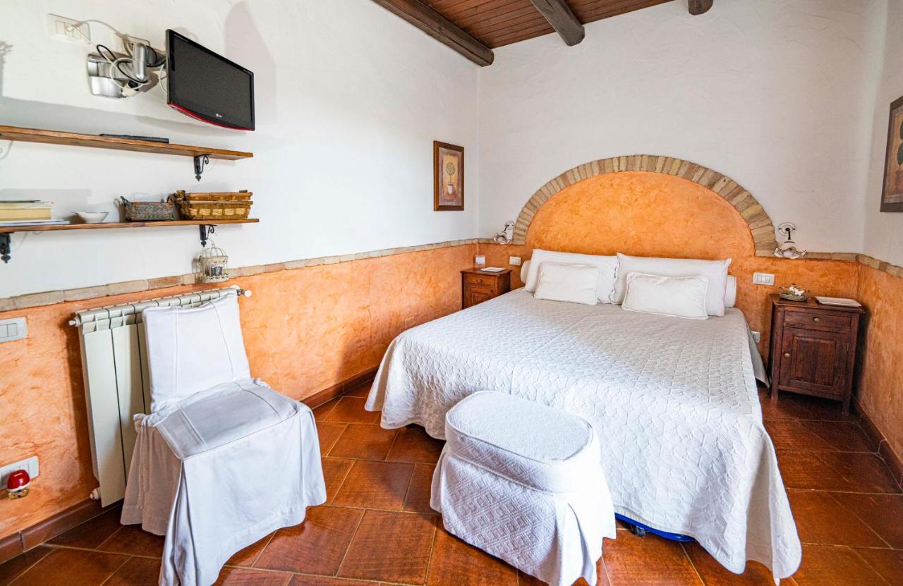 Sa Domu Sarda Suites - Bed & Breakfast Porto Columbu - Perd'E Sali Ngoại thất bức ảnh
